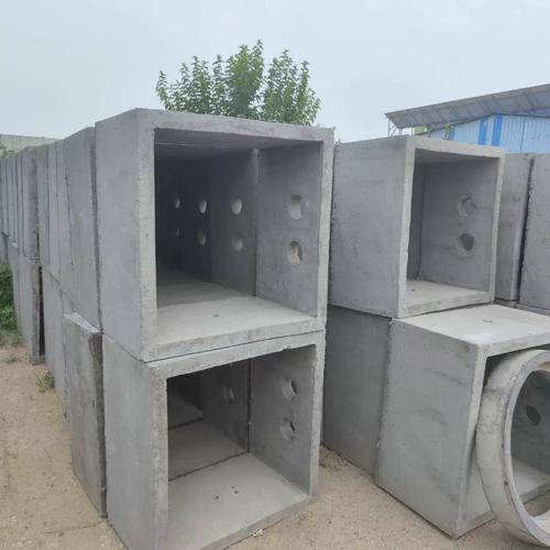 水泥預制件在現代城市照明工程中的應用與優勢